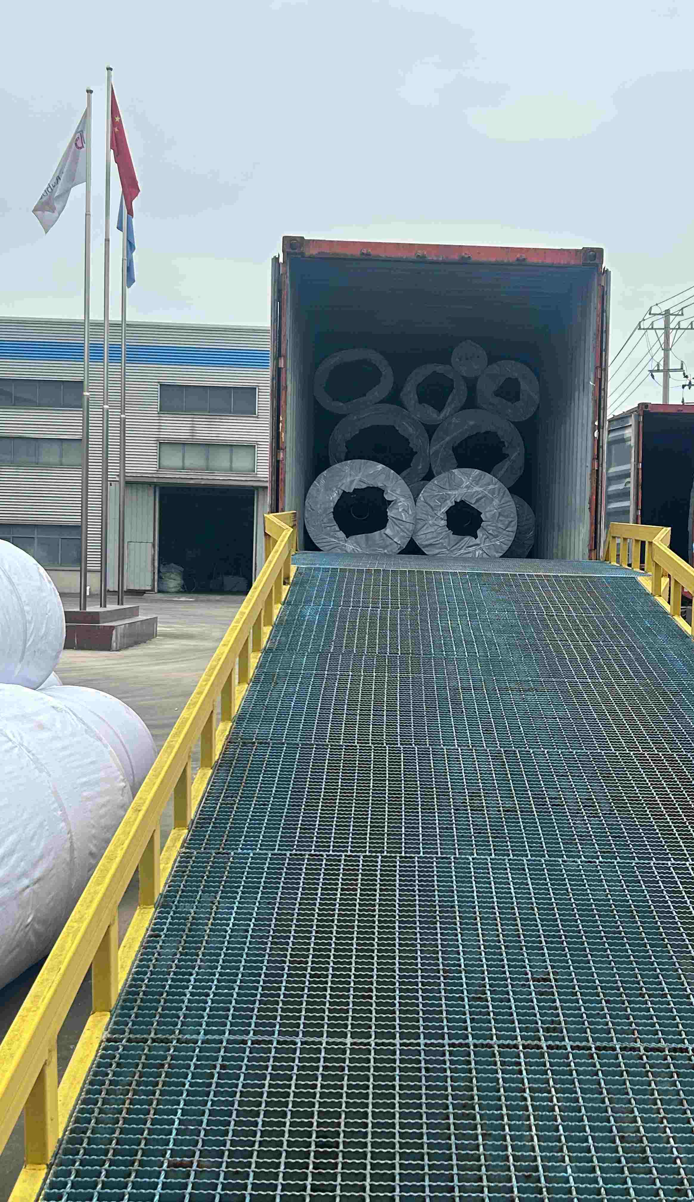 Cow Mat Loading_副本.jpg